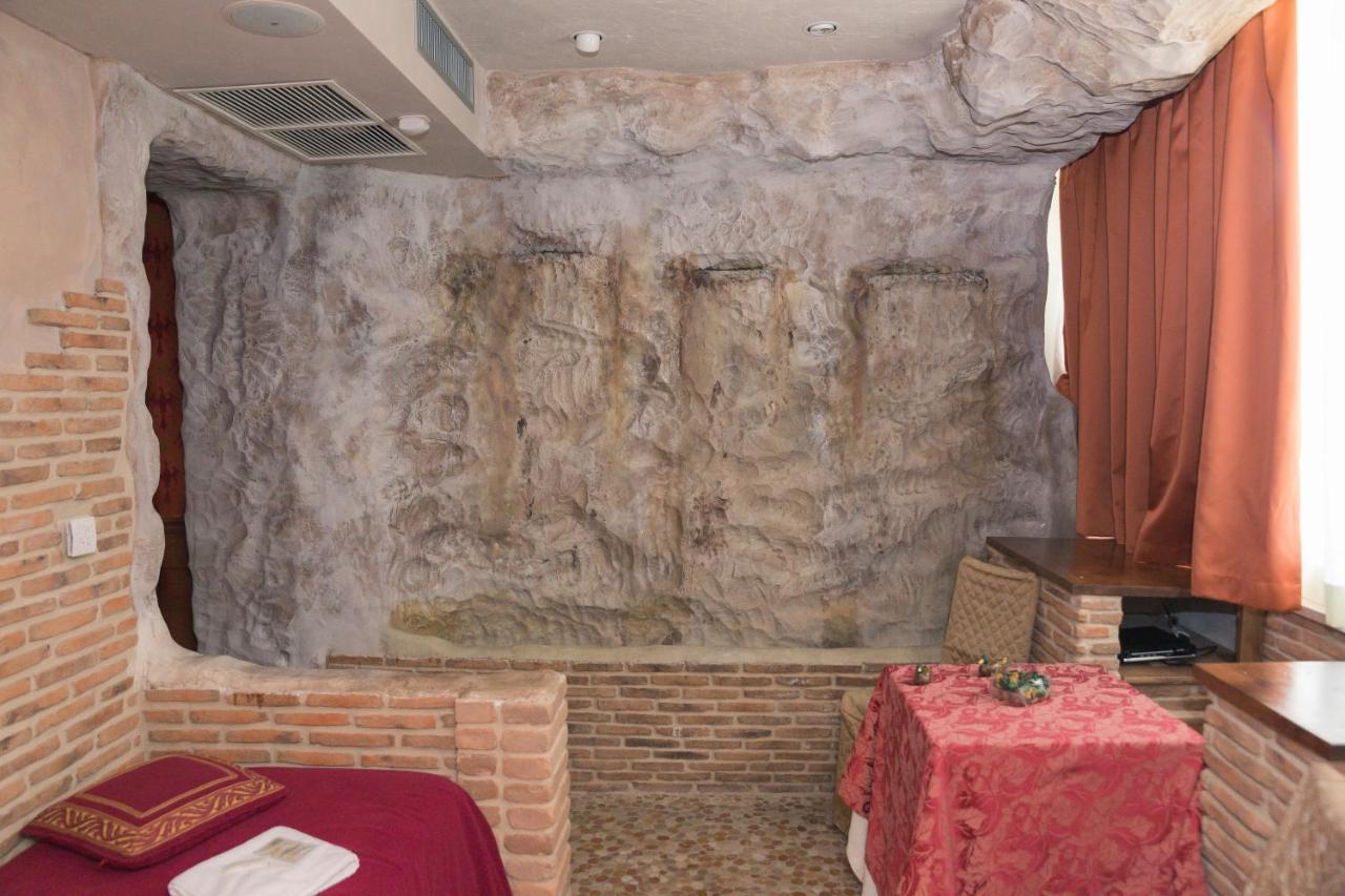 Il Castello Di Perano Hotel Exterior photo